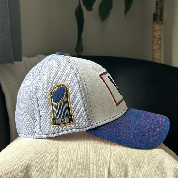 New Era Chicago Cubs World Series Champions Ballcap - Picture 2 of 5